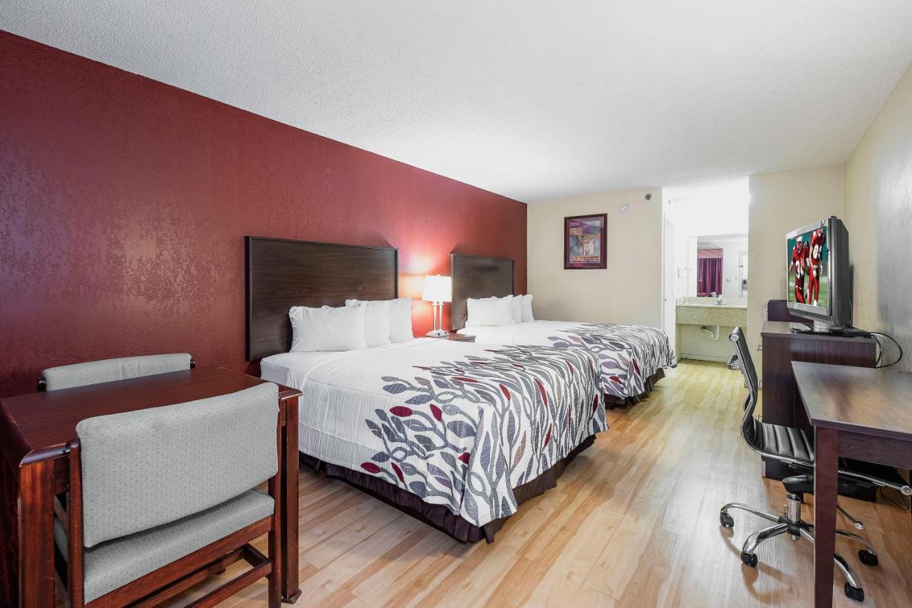Red Roof Inn & Suites Rom Eksteriør billede