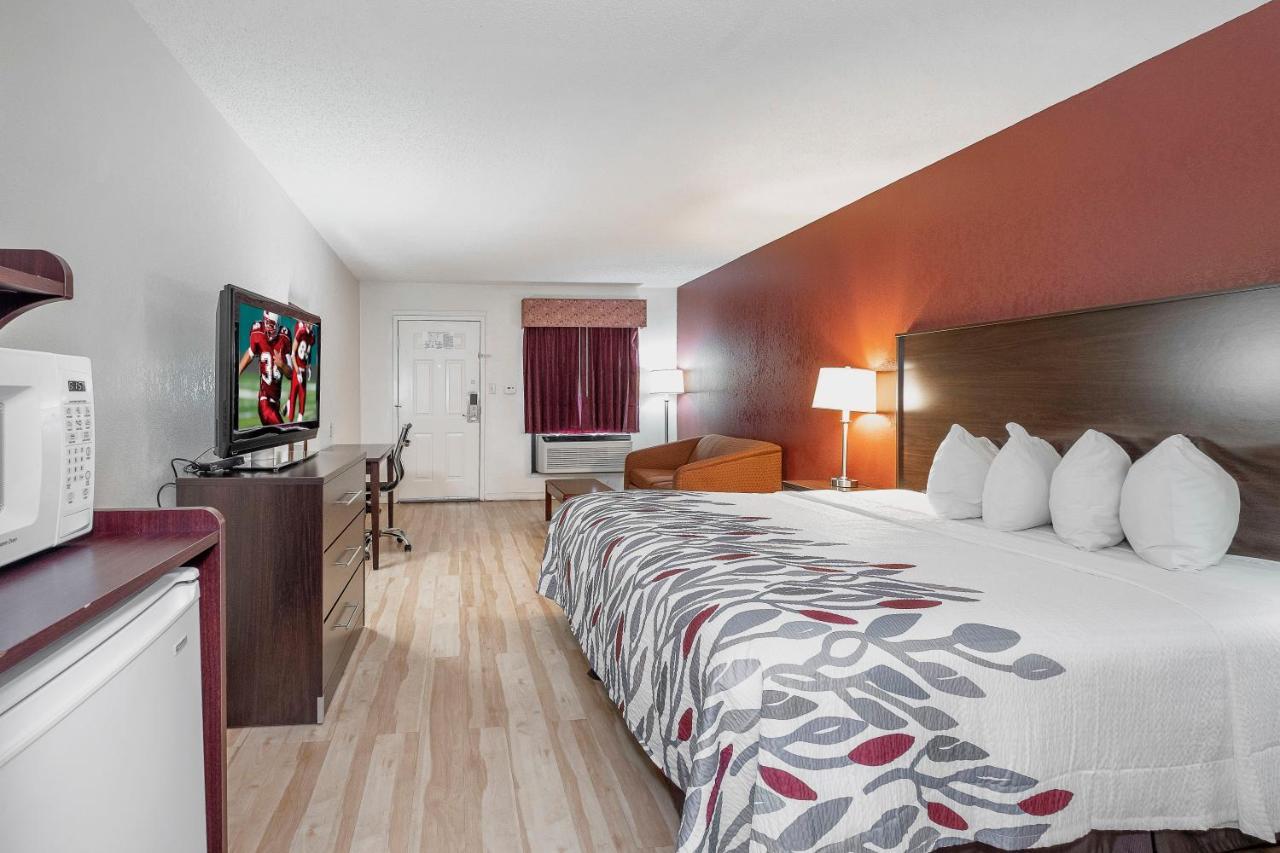 Red Roof Inn & Suites Rom Eksteriør billede