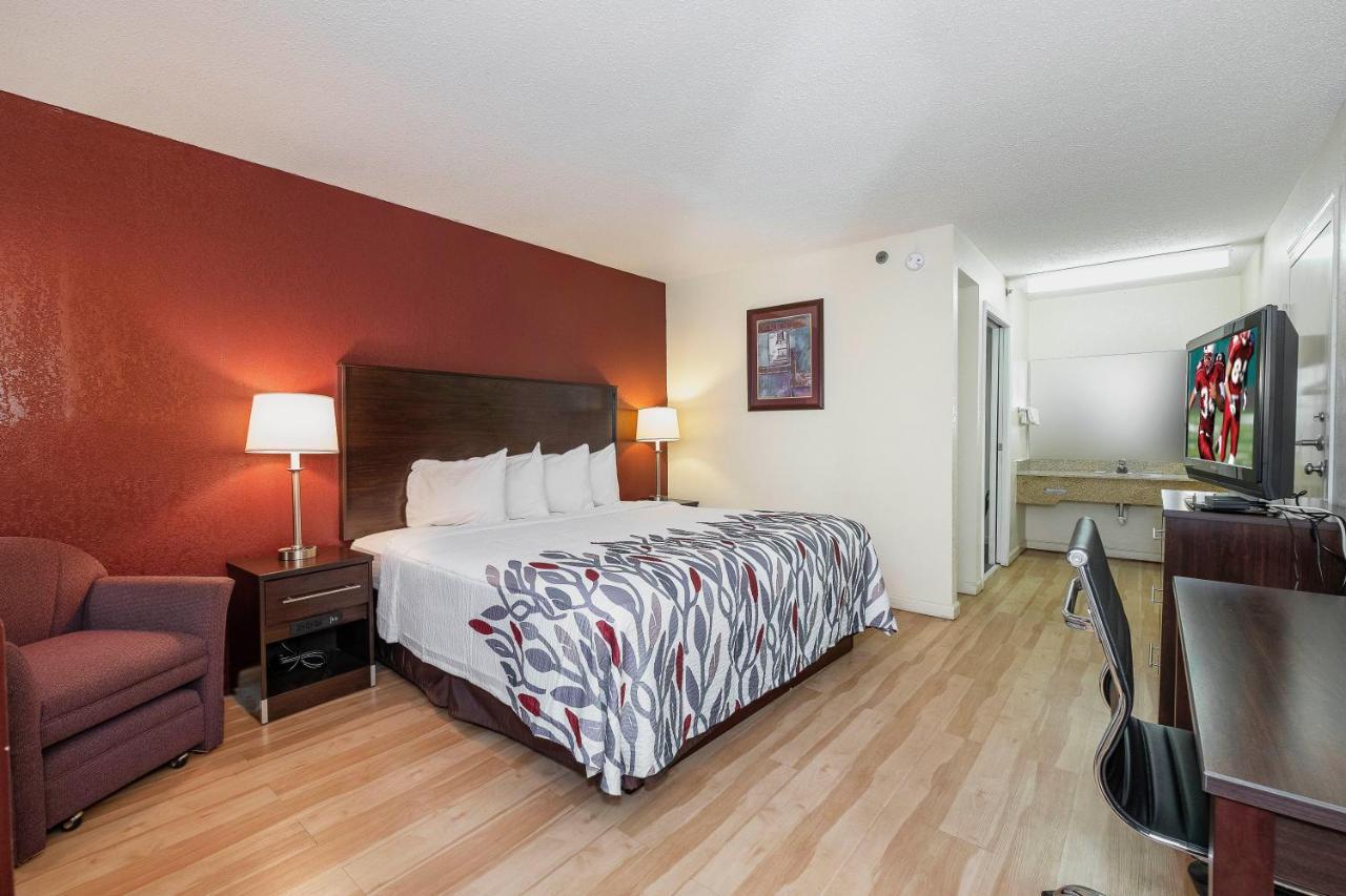 Red Roof Inn & Suites Rom Eksteriør billede