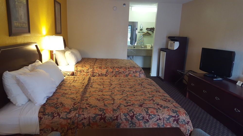 Red Roof Inn & Suites Rom Eksteriør billede