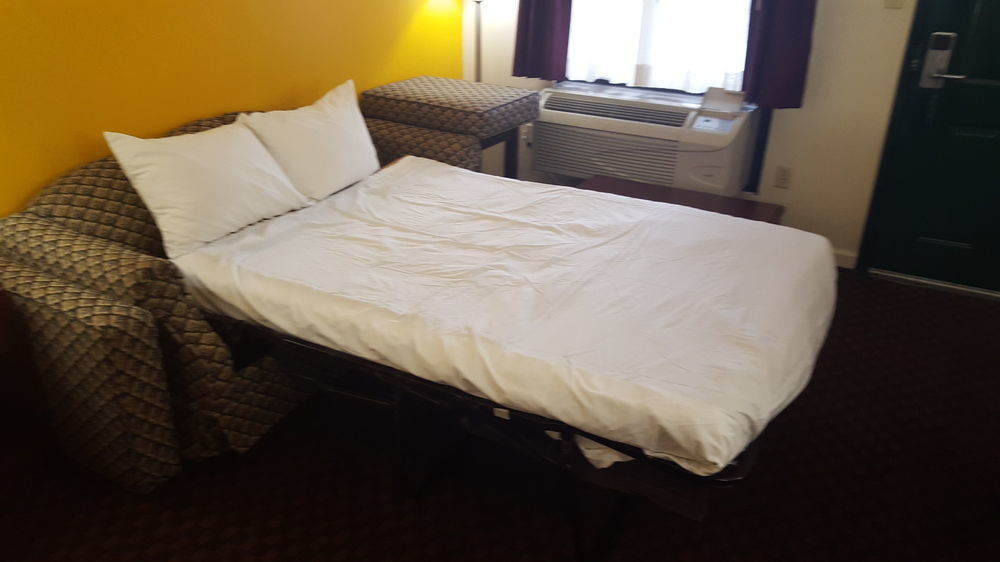 Red Roof Inn & Suites Rom Eksteriør billede