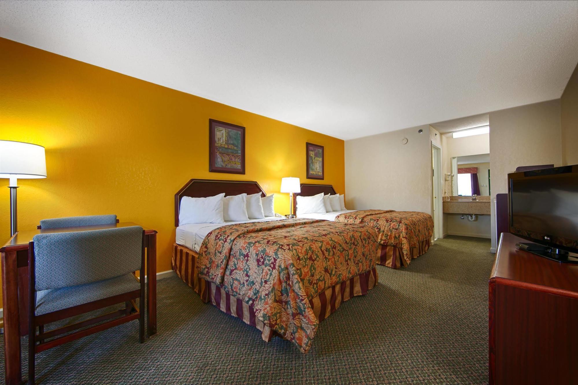 Red Roof Inn & Suites Rom Eksteriør billede