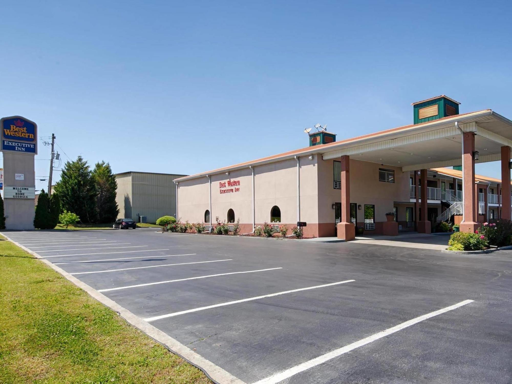 Red Roof Inn & Suites Rom Eksteriør billede