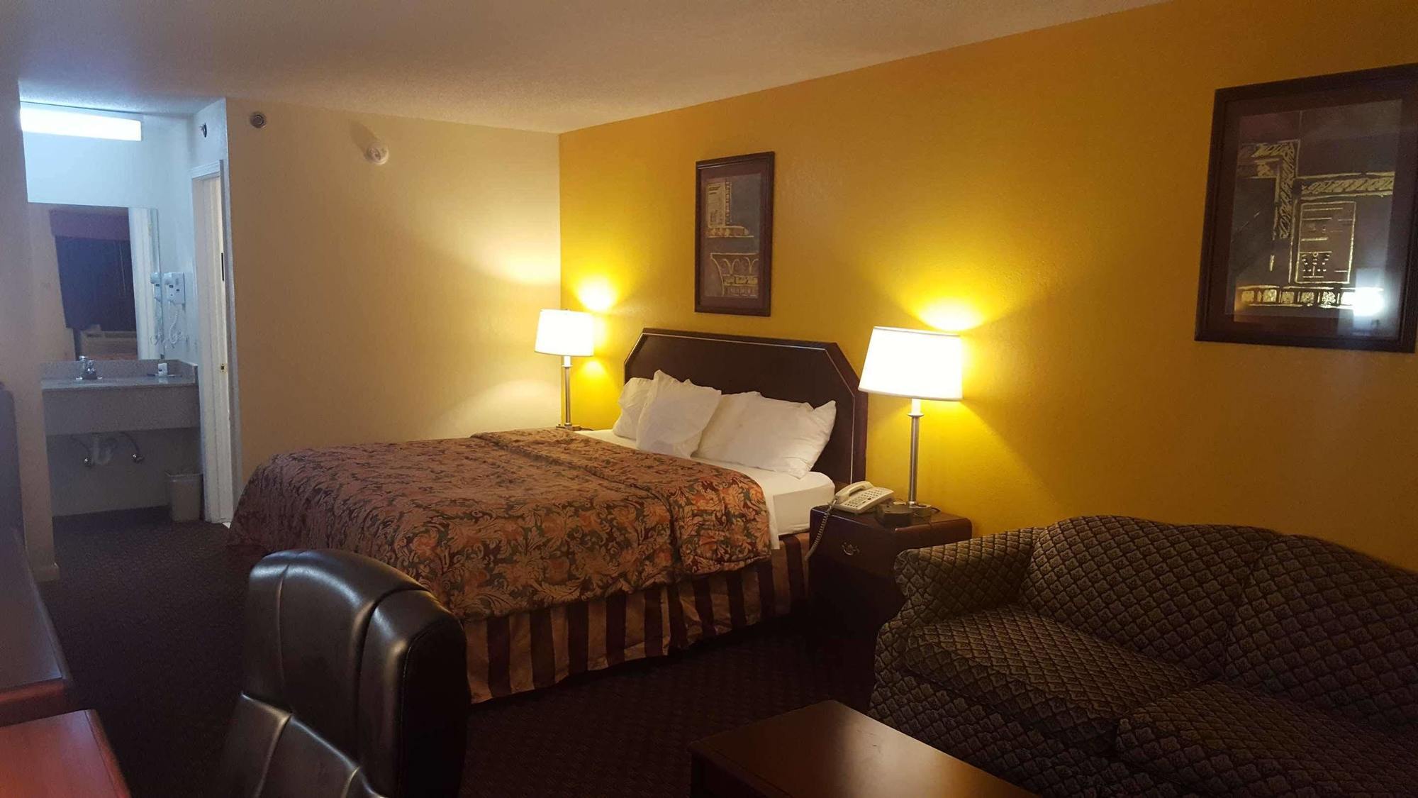 Red Roof Inn & Suites Rom Eksteriør billede