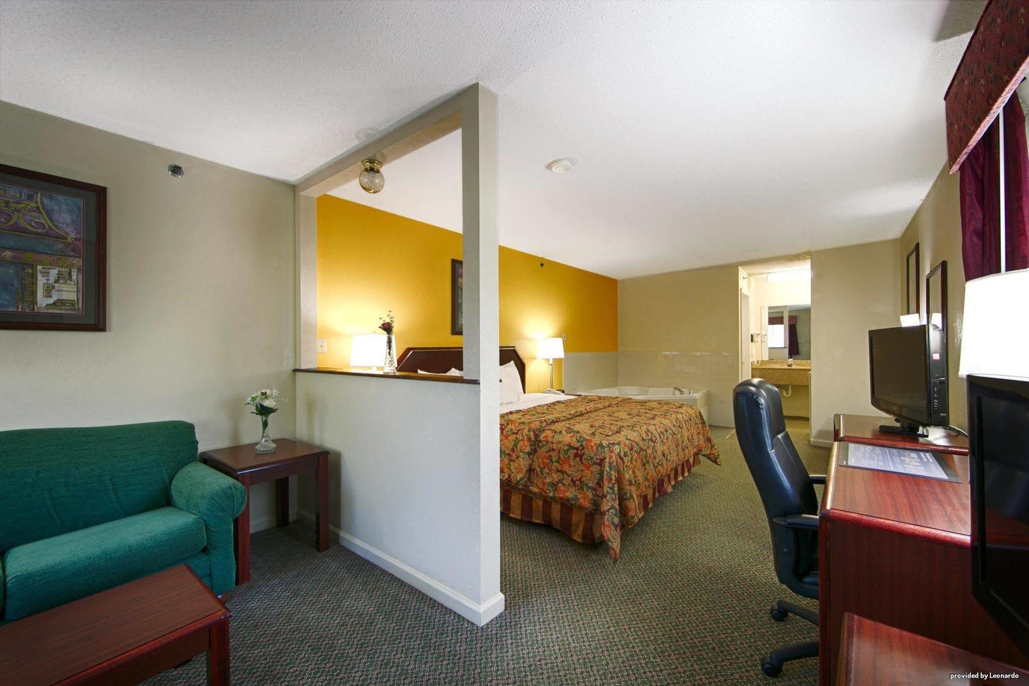 Red Roof Inn & Suites Rom Eksteriør billede